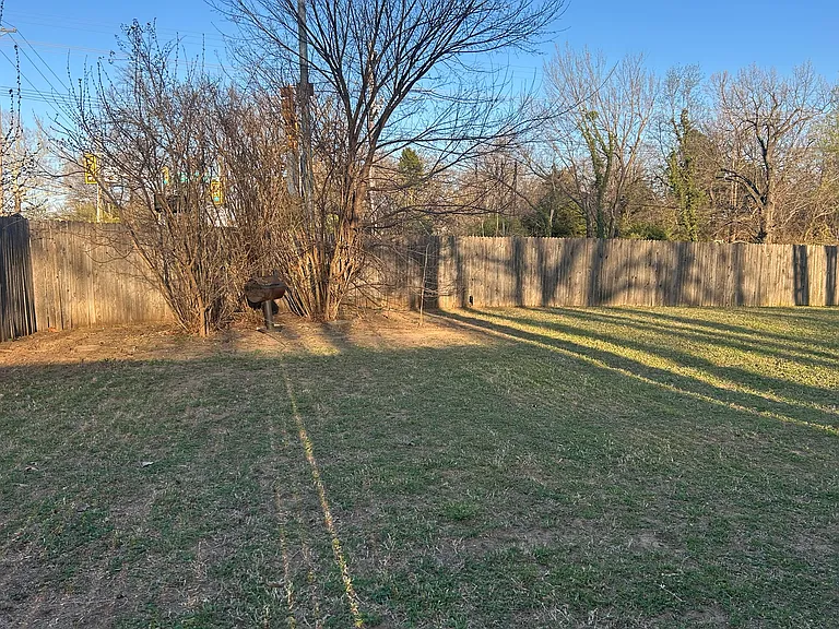 1251 E 31st Ct — Photo 39