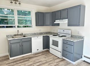 18 Chauncey Ave #B, Rumford, RI 02916