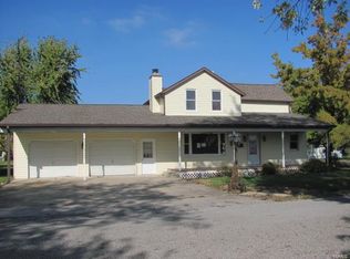 501 Charles St, Gillespie, IL 62033