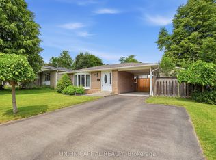 30 Irwin Cres, Halton Hills, ON L7G1G1