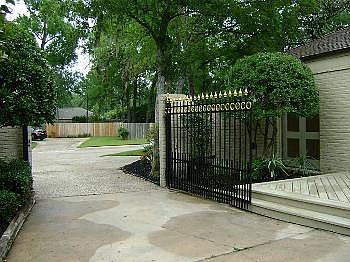 3rd image of 310 Briar Hill Dr