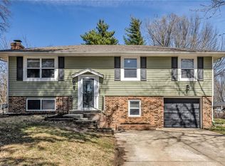 313 SW Blarney Ct, Blue Springs, MO 64014