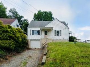 208 Greenbrier Rd, Weirton, WV 26062