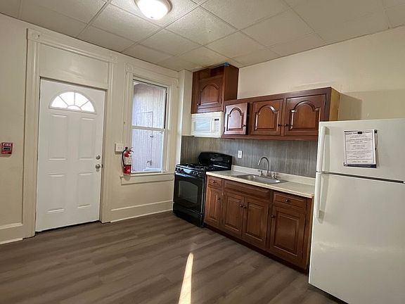 4th image of 1225 Lehigh St APT 1