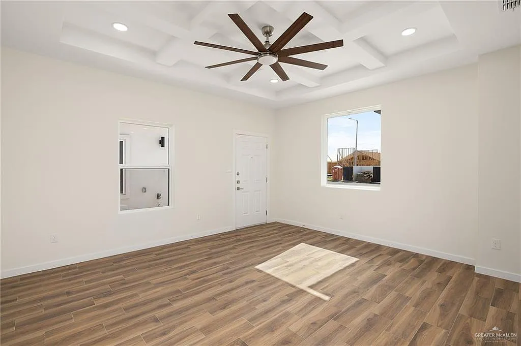 3 bed, 2.0 bath, 1050 sqft, $1,350 — Photo 4