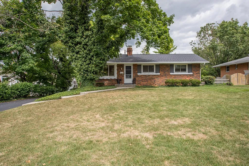 2678 Edgevale Rd photo 1