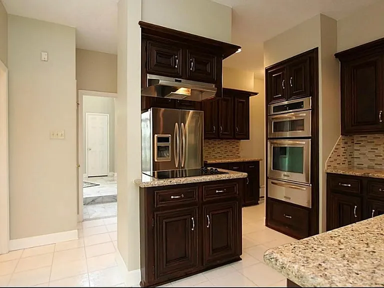 23035 Lanham Dr — Photo 3