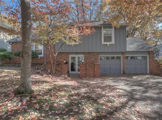 10009 W 92nd Pl, Overland Park, KS 66212