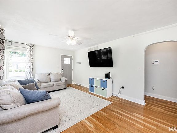 2nd image of 1024 W Madison St