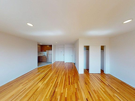 4th image of 284 Mott St APT 5A