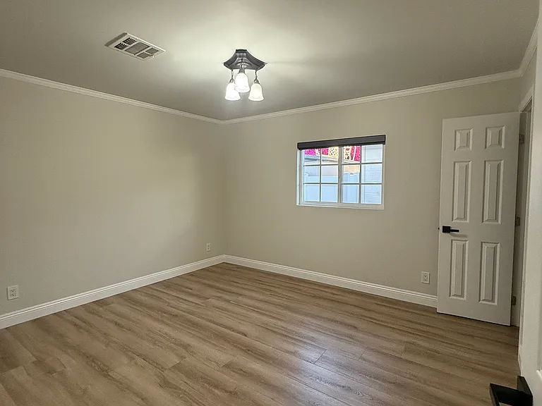 1125 Stanley Ave — Photo 16