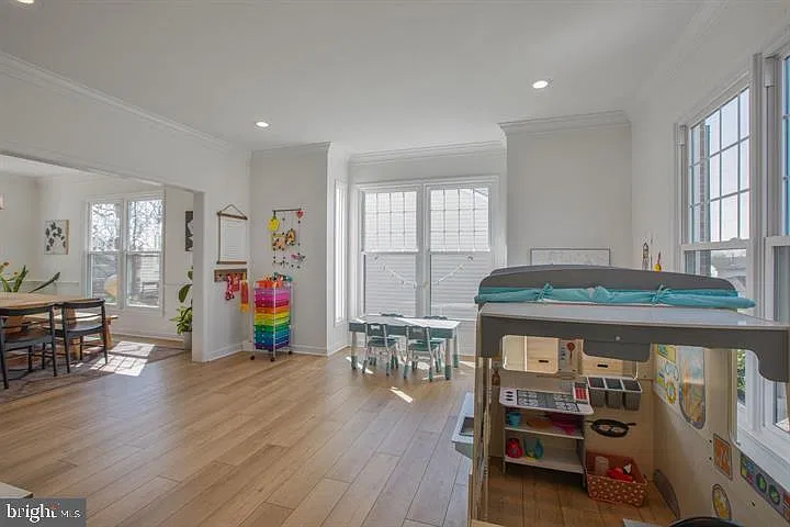 4 bed, 3.5 bath, 4076 sqft, $5,000 — Photo 3