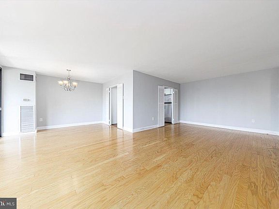 4th image of 250 S Reynolds St APT 305