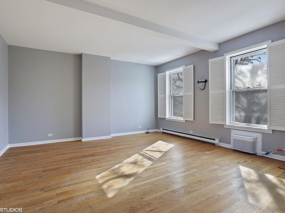 2nd image of 1951 N Lincoln Ave #3S