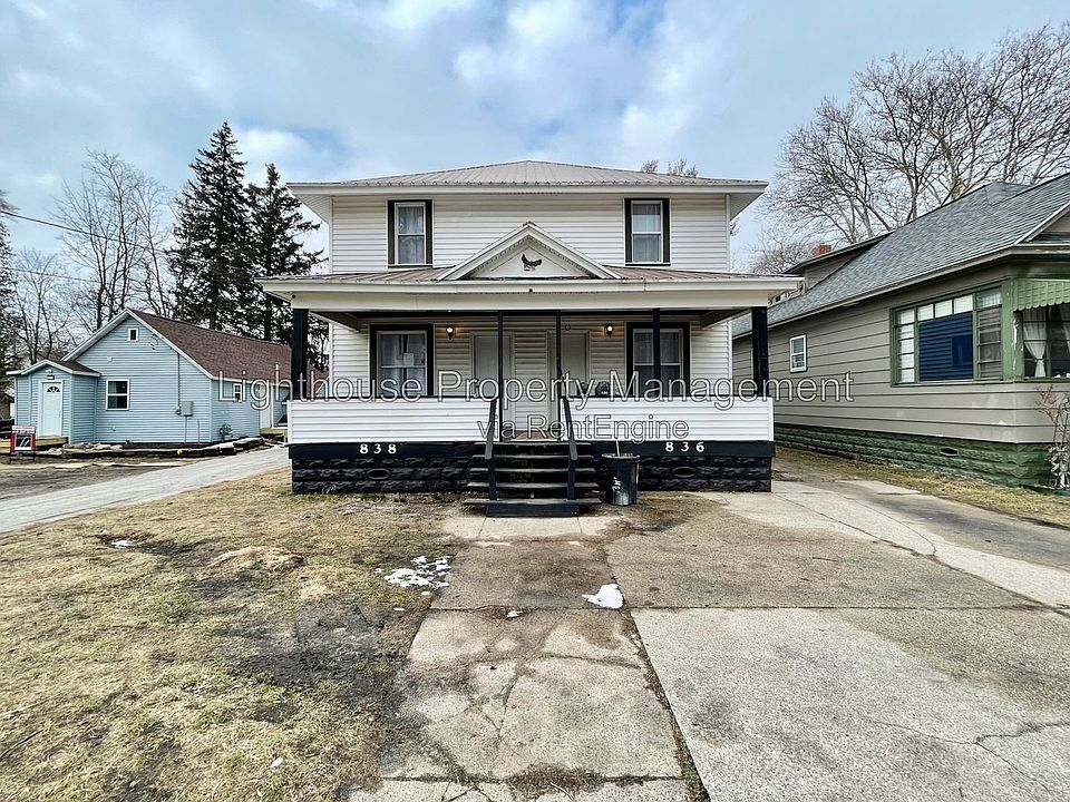 1st image of 836 W Grand Ave #836