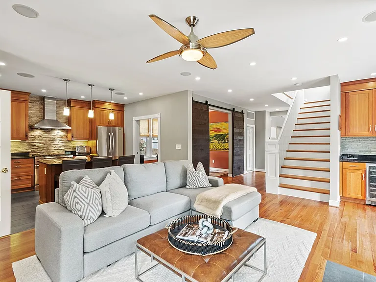 5213 Cathedral Ave NW — Photo 4