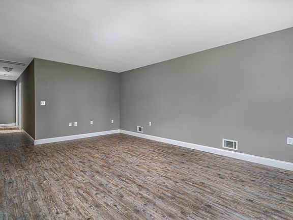 4th image of 2419 1st Ave