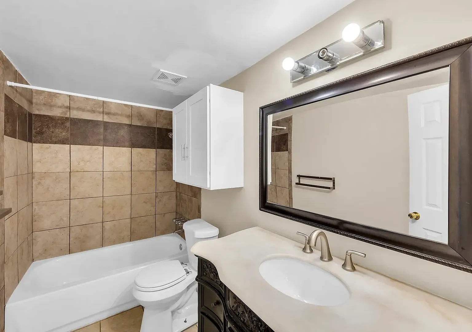 3024 Tudor Ln — Photo 4