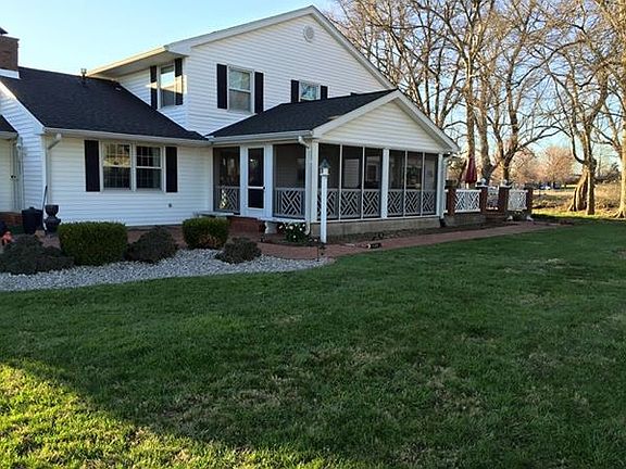 Screened in back porch.
