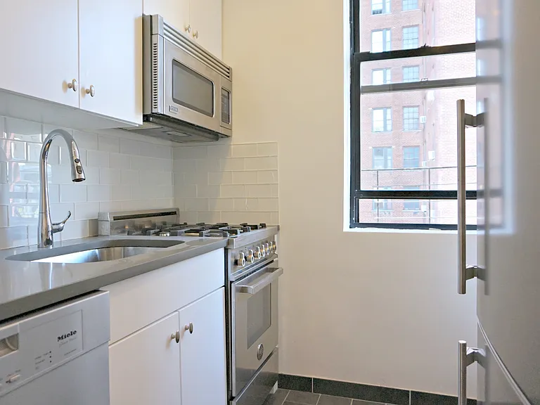 925 W End Ave #6B — Photo 5