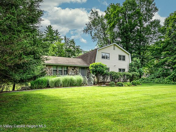 2nd image of 94 Tanglewood Road