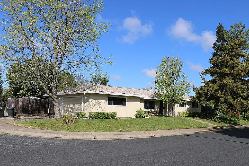 1727 Quail Cir photo 1