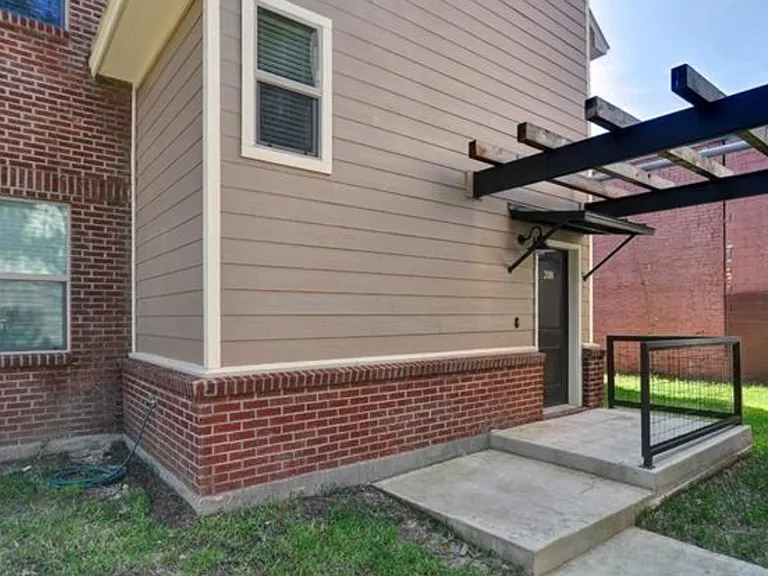 College Ave Apartments — Photo 30
