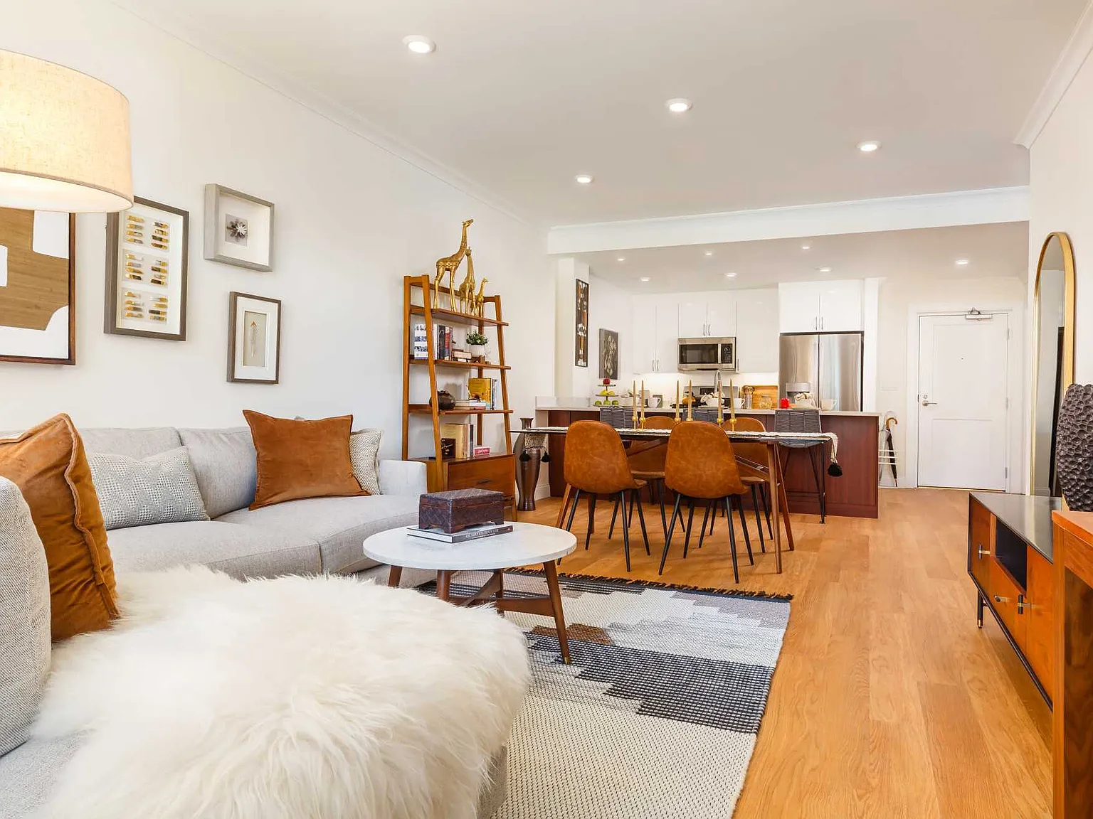 2 bed, $4,815 — Photo 3