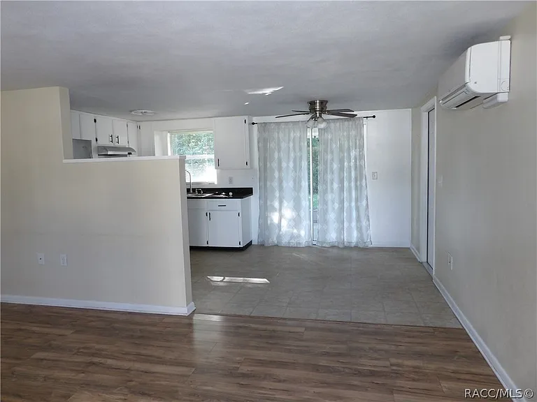 3 S Davis St — Photo 2