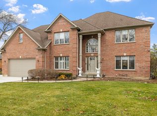 1203 N Burning Bush Ln, Mount Prospect, IL 60056