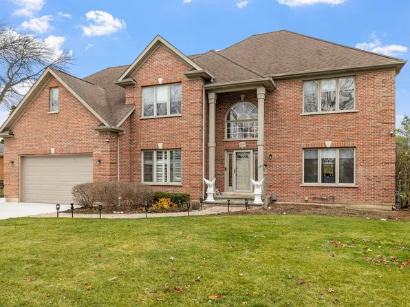 1203 N Burning Bush Ln, Mount Prospect, IL 60056