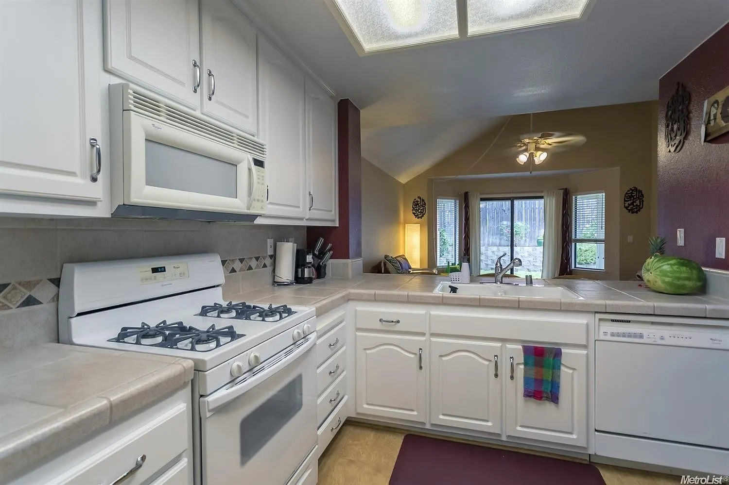 Gorgeous Home 3bedrooms, 2.5baths. — Photo 1