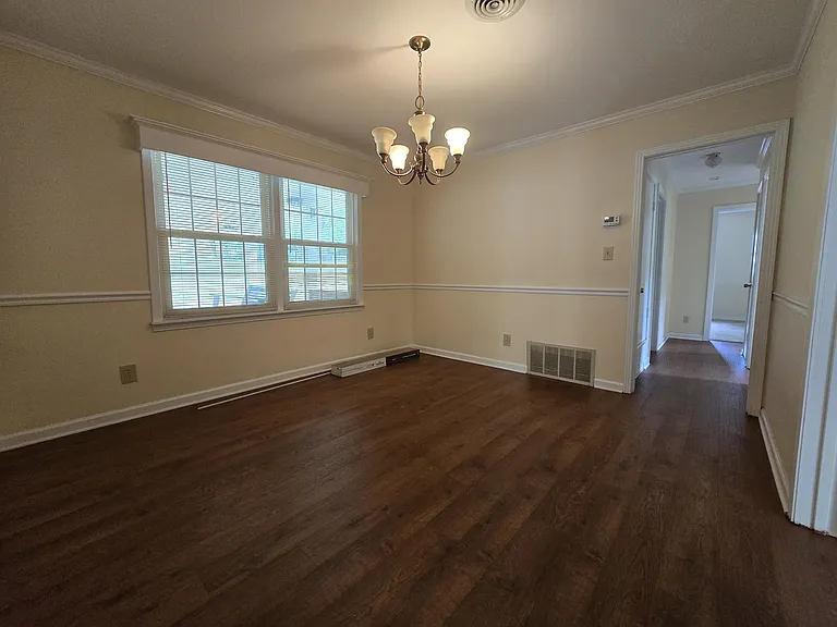 208 Caldwell Dr — Photo 8