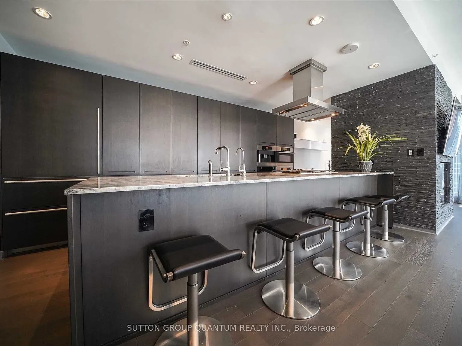 The Shangri-La Private Residences — Photo 3