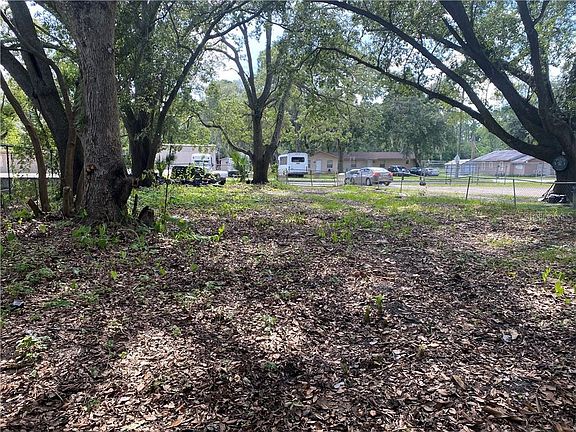 2nd image of 2535 Palmetto Ave