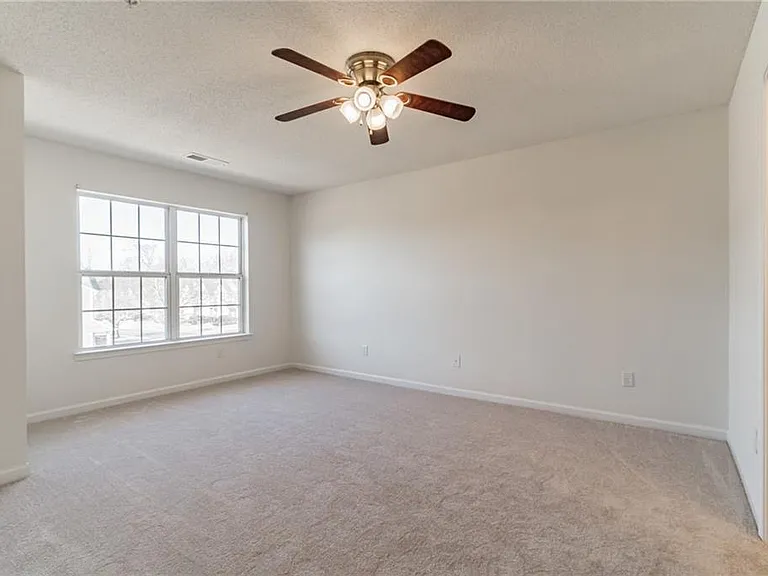 520 Dragonfly Ct — Photo 13