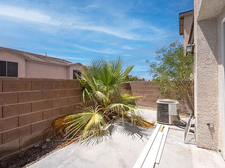 2095 Betty Davis St — Photo 28