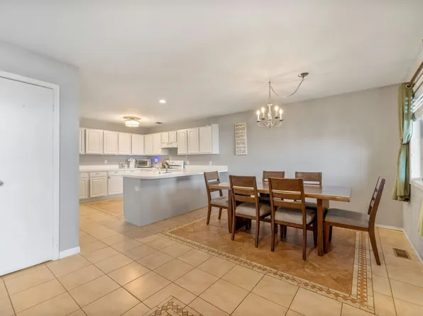 3105 Bluffs Dr S, Baiting Hollow, NY 11933