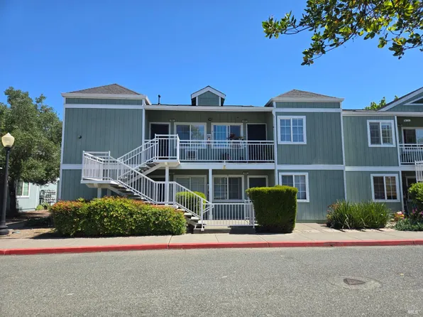 1501 La Esplanada Place #311, Santa Rosa, CA 95404