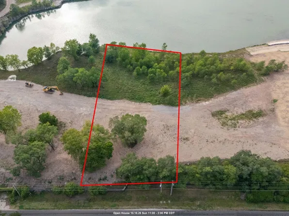 Leonard Point Rd #9, Oshkosh, WI 54904