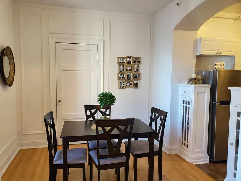 40 East Oak Street — Photo 12