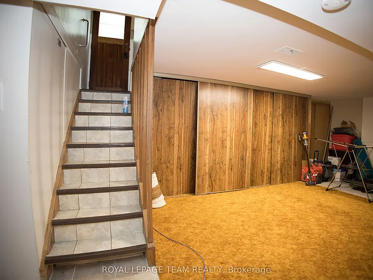 1339 Kilborn Ave — Photo 11