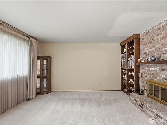 3rd image of 11605 85th Avenue E