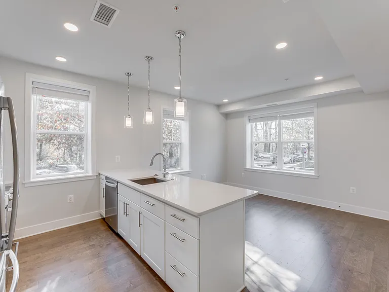 2201 40th Pl NW #3 — Photo 3