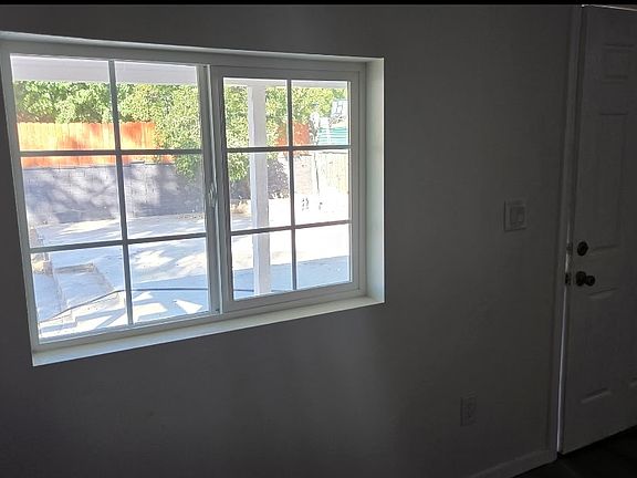4th image of 446 W 23rd St