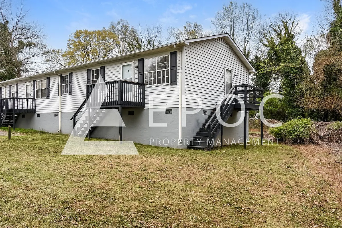 Building Photo - 638 S Elm St #D