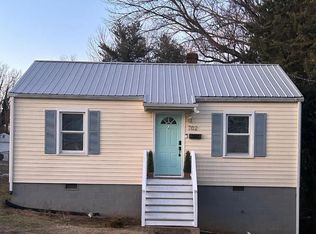 702 Thomas Rd, Lynchburg, VA 24502