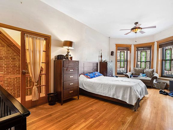5th image of 974 Saint Johns Pl