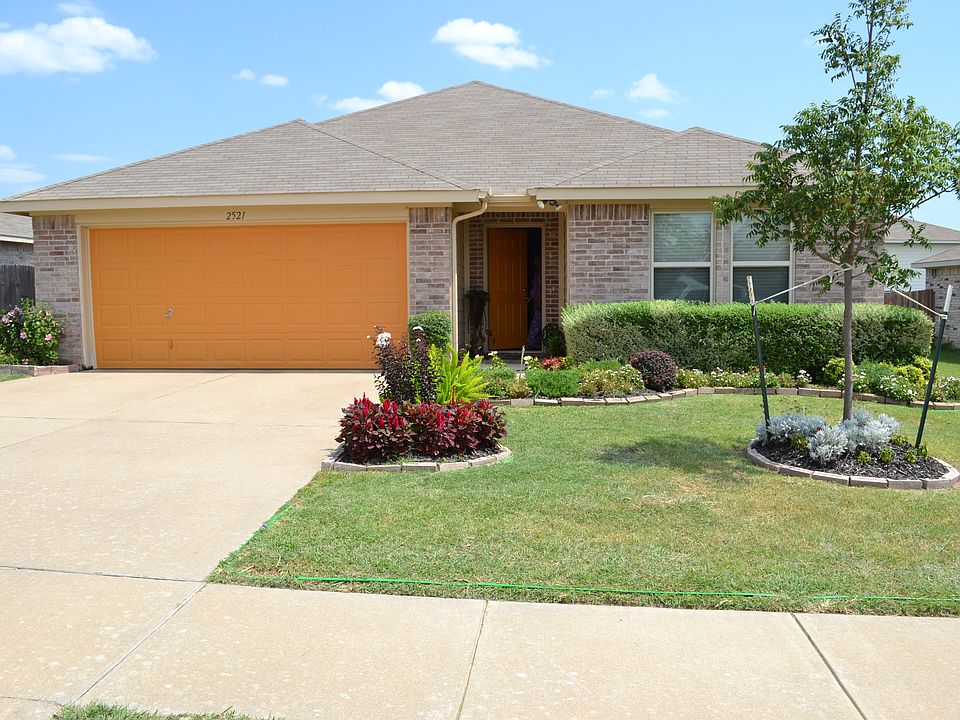 1st image of 2521 Castle Pines Dr