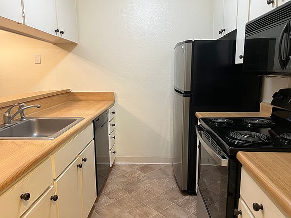 3rd image of 1207 Shelter Creek Ln #1207